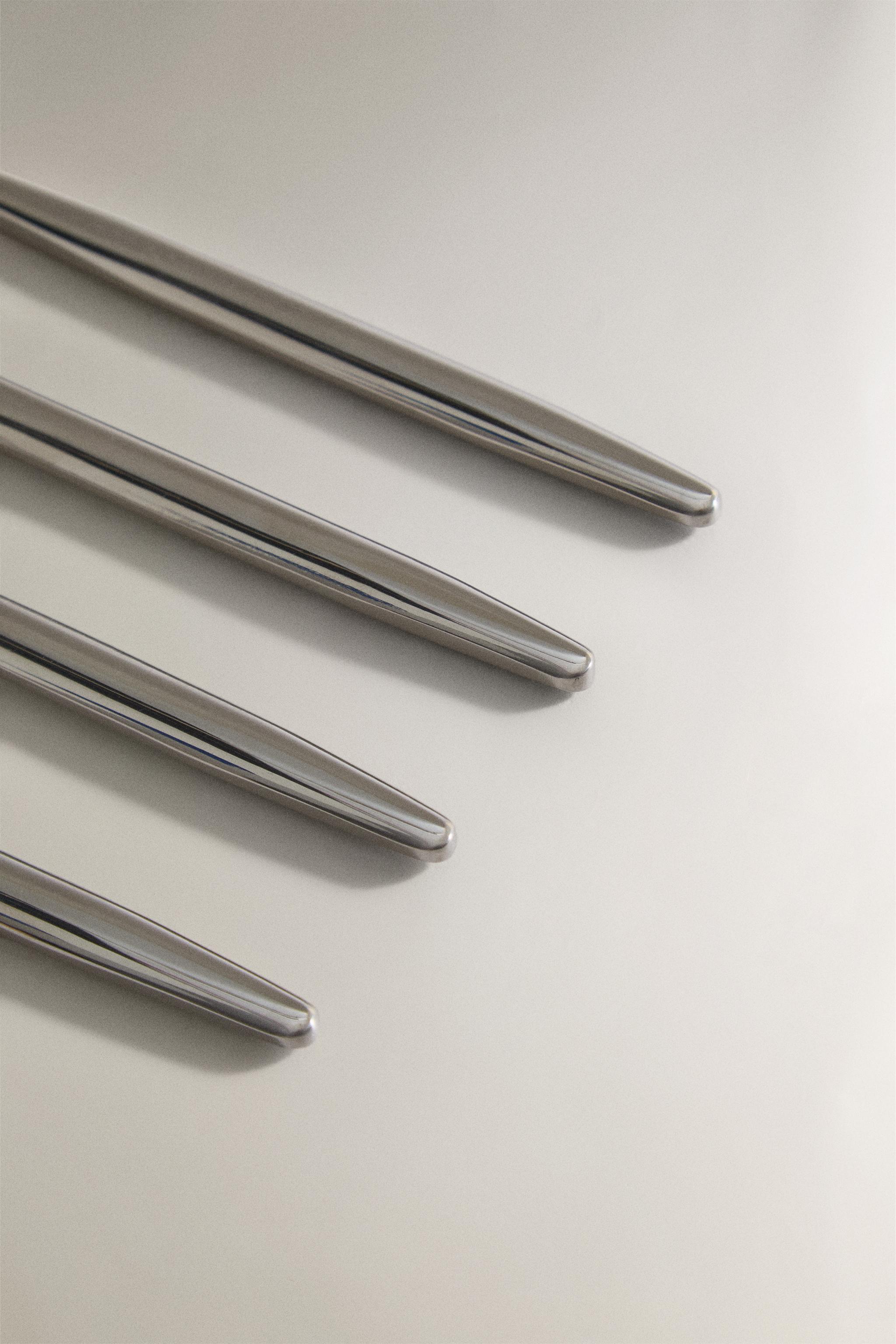 SET OF KNIVES WITH THIN HANDLE (SET OF 4)